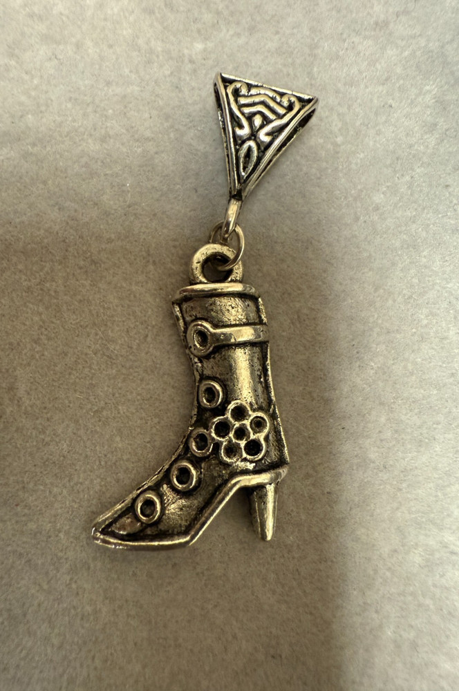 Vintage High-Heeled Boot Sterling Silver Fashion Retro Charm Pendant 4928