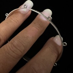 NICE UNIQUE VINTAGE ESTATE STERLING SILVER IVY OVAL CHARM BANGLE BRACELET 7.25”