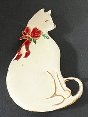 Vintage Vero Style Cream Enameled Christmas Cat Red Scarf Brooch Pin 1980’s 2 “