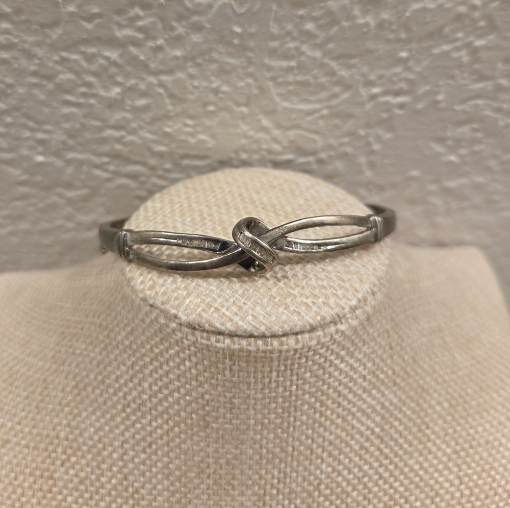 Unique Vintage Sterling Silver Moissanite Oval Safty Clamp Hinge Bangle Bracelet