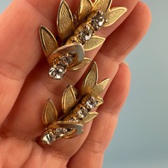 Vintage Rhinestone Earrings Gold Tone Leaf Branch Climber Clip On Dimensional