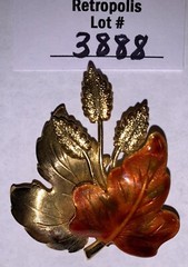 GOLD TONE BROOCH PIN ENAMEL MAPLE LEAF Vintage