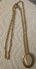 Florenza Vintage Oval Mother of Pearl Jewelry Set Gold Tone Bracelet Necklace