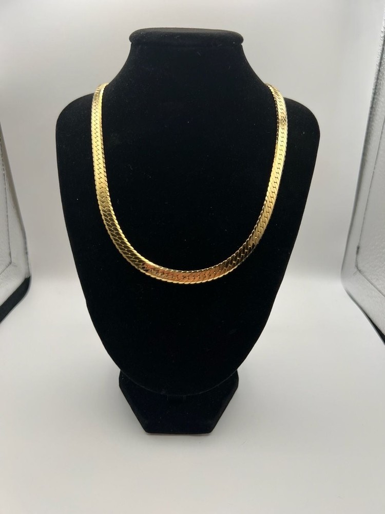 Vintage 1980’s-1990’s Herringbone Chain Necklace Gold-tone Clasp Closure Elegant