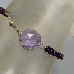 Purple Metallic Metal Beaded Bracelet Glass Faceted Round Center Stone 7.75″