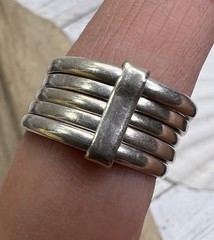 Gorgeous Band Ring Adjoined 5 Stack Sterling Silver Size 7.5 Jewelry 🤍