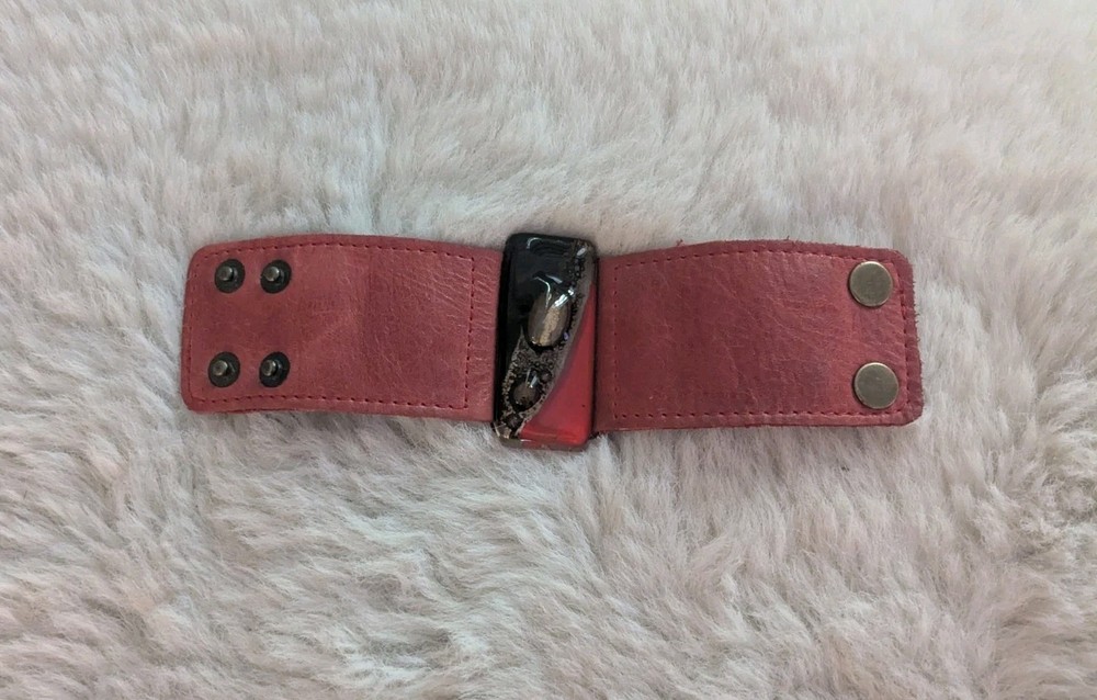 Vintage Red Leather Braclet Glass Center Stone Snap Closure Size OSFM