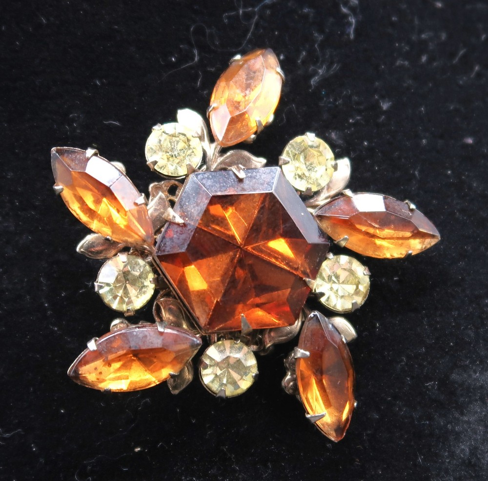 Vtg Gold Tone Starburst Hexagon & Marquise Cut Amber & Yellow Rhinestone Brooch