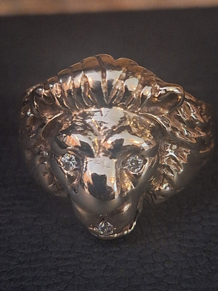 10K Solid Gold Lion Head Ring Size 13.5