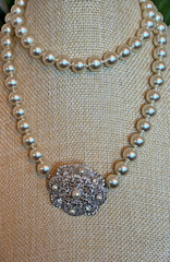 JBK Camrose & Kross Necklace Faux Pearl Rhinestone Filigree Pendant Box COA
