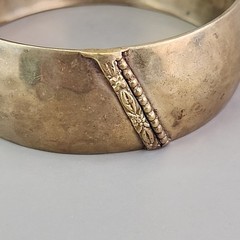 Vintage Bangle Bracelet Hammered Domed 24mm Bead Accent Gold Tone 8.25″