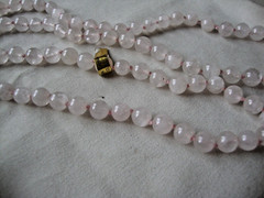 VINTAGE 1970s HAND STRUNG HAND KNOTTED 8mm ROSE QUARTZ 30″ ENDLESS BEAD NECKLACE