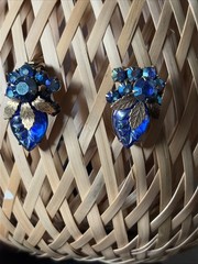 Vintage Blue Green Peacock Rhinestone Gold Carved Leaf JULIANA D&E EARRINGS