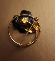 ​Vintage Creed 1/20 12K Gold Filled Flower Brooch Pin Circle Frame Rose Mid…