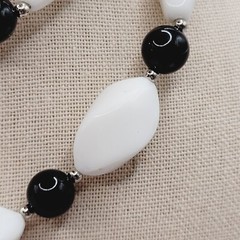 Modern Art Deco Black & White Round and Geometric Spiral Bead Vintage Necklace