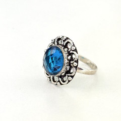 Ladies Blue CZ Round Faceted Stone Flower Silver Tone Band Ring Size 7.5