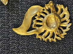 5 Vintage Floral Brooches Gold-Tone, Two Signed, One AAi