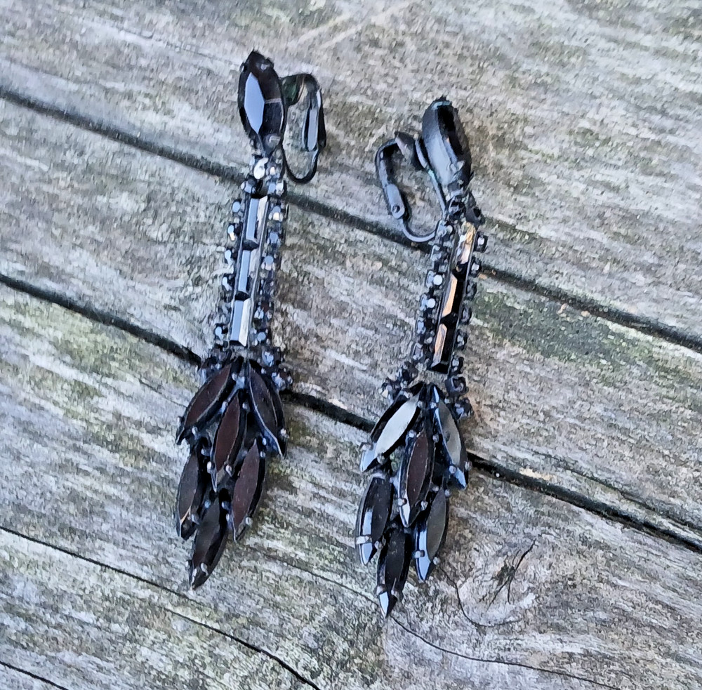 Antique Victorian Black Glass Mourning Jewelry Earrings Dangle Clip On 1920s