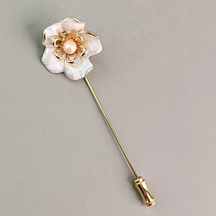 Vintage Flower Stick Pin Pink Enamel 21mm Gold Tone 3″
