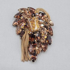 Vintage Hattie Carnegie Brown Rhinestone Brooch Gold tone Chains 3 in