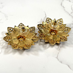 Vintage Oscar de la Renta Signed O Logo Gold Black Enamel Flower Post Earrings