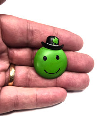 Vintage 90’s Hallmark Cards St Patrick’s Day ” HAPPY FACE ” Holiday Pin / Brooch