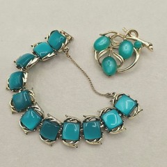 Vintage Teal Blue Moonglow Thermoset Bracelet + Lisner Brooch Cabochon Gold Tone