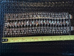 SORRELLI Signed Vintage Clear Crystal Cluster Prong Closure Bracelet BSP27ASSSH