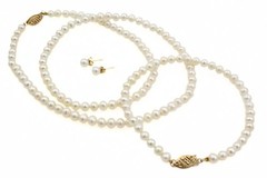 Timeless 14K Gold White Akoya Pearl Parure Set