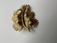Vintage Gold Leaf Faux Pearl Mid Century Modern Brooch 4.5cm BB15