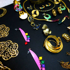 Vintage retro gold tone jewelry lot 1980’s necklace earrings bracelet enamel