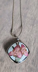 Vintage Gold Tone Cloisonné Enamel Flower Pendant~beautiful