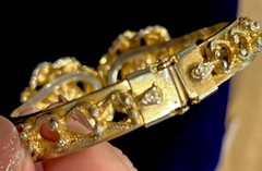 Vintage Signed HOBE Gold Tone & Faux Pearl Rhinestone Hinged Clamp Bracelet Sz M
