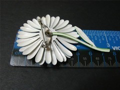 Vintage Retro Mod 60’s Blue & White Enamel Daisy Flower W Stem Pin Brooch
