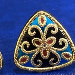 Vtg Aztec Mosiac Triangle Goldtone Blue Red Enamel Clip On Earrings