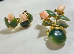 VTG Signed SWOBODA Genuine Carved Jade Coral Flower Brooch Pin Clip Earring Lot