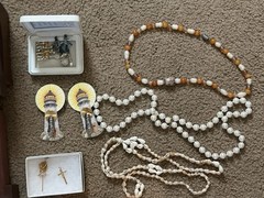 Huge Vintage Estate Costume Jewelry Lot About 125 Pieces Many Wearable
