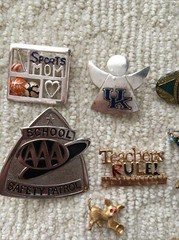 Miscellaneous Costume Brooches Pins Lot- 15 Pcs Assorted Themes Sizes & Colors