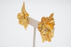 Vintage Clip On Earrings Gold Tone Rhinestone Textured Z4