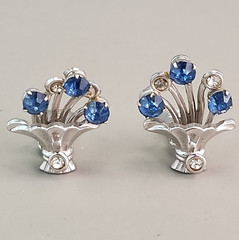 Vintage Flower Basket Rhinestone Clip On Earrings Blue Glass Silver Tone 1″