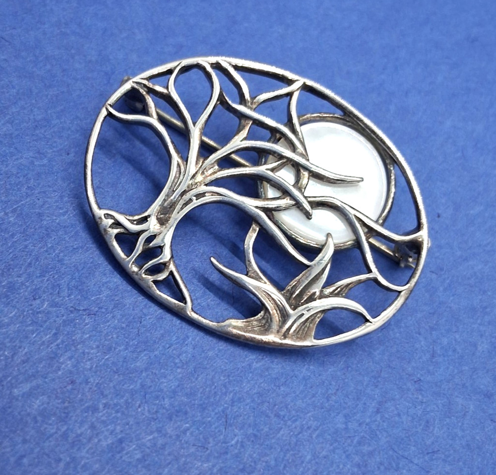 JEZLAINE Vintage Sterling Silver Winter Scene TREE & MOP Moon Open 1.35″ BROOCH