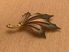 Vintage Lind Gal Oak Leaf Leaves Bouquet Brooch Pin Enameled Botanical Signed