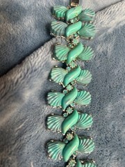VTG unsigned LISNER Blue Thermoset rhinestone Bracelet