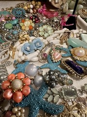 Pretty Junk Jewelry Lot Vintage And Modern Mix 9 1/2 Lbs. For Repurpose Or Craft