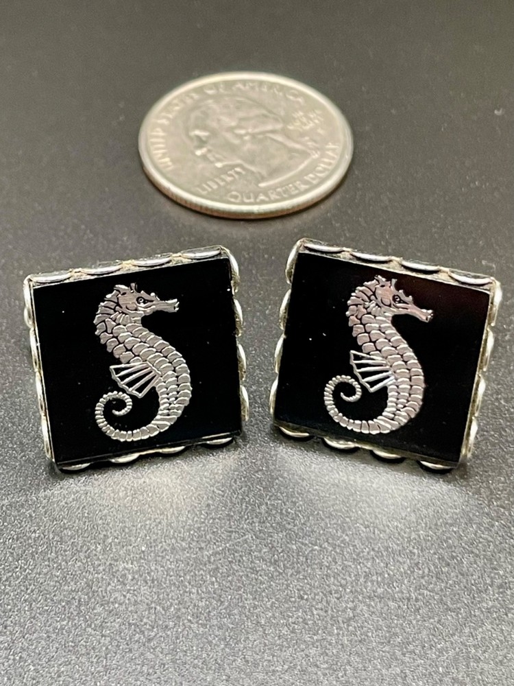 Vintage Seahorse Black Glass Intaglio Cufflinks Silver Tone Scalloped Bezel MCM