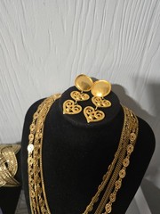 Nice Versatile Mixed metals materials Gold/Silver tone Lot Jewelry some Signed