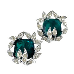 Vtg Sarah Coventry Holiday Ice Earrings Emerald Green Rhinestone Clip-On 1960s