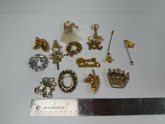Lot Of 14 VTG Christmas Holiday Brooch Pin Multicolor Enamel Gold Silver Tone