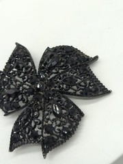 Vintage Jewelry Brooch Pin Classic Black Jet Rhinestone Enameled Black Bow 3″