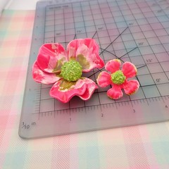 Vintage Neon Pink Green High Relief Resin Flower Pin Brooch Clip Earring Set